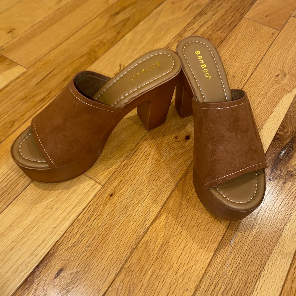 Open Toe Platform Tan Heels - Picture 3 of 4